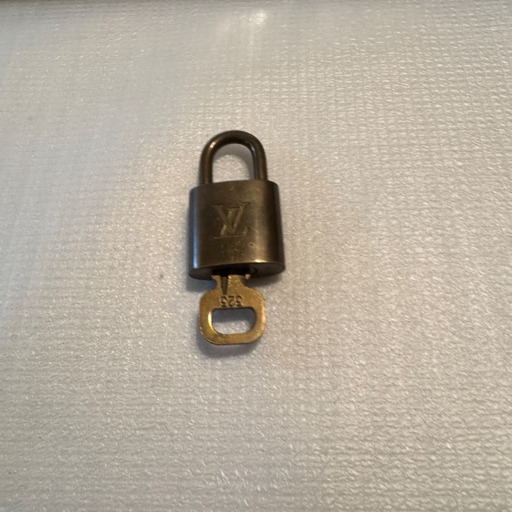 Louis Vuitton Brass Padlock With Key# 323